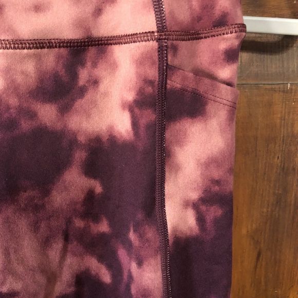 VICTORIA'S SECRET Essential Pocket Legging Winter Wine Tie Dye Size 6 - Picture 2 of 5